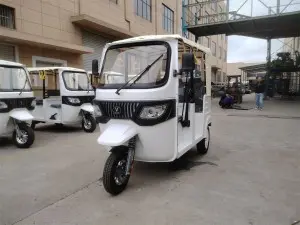 Electric  Passenger Tricycle White Tuk Tuk Vehicles  S2-2600 (Iron Frame)