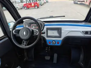 Electric four -wheel car Fully Enclosed  Passenger  Family Use（CJ-DH04)